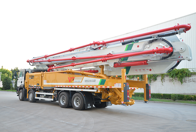 XCMG new concrete pump truck HB62V China 62m concrete pump truck with sitrak chassis price